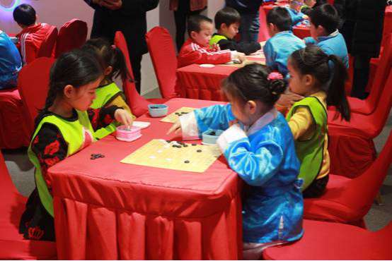 “万科V盟”杯飞飞兔济南少儿围棋联谊赛成功举办，传承国学精粹