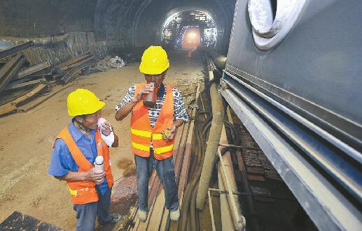 中央空调设备降温除湿，济南顺河高架南延隧道